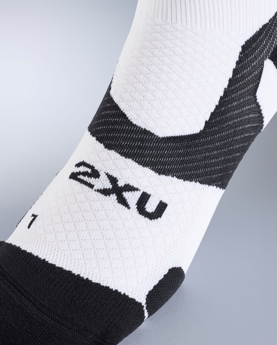 Vectr Light Cushion Crew Socks, White/Black